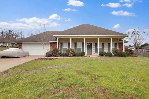 604 Madeline Cove, Florence, MS 39073