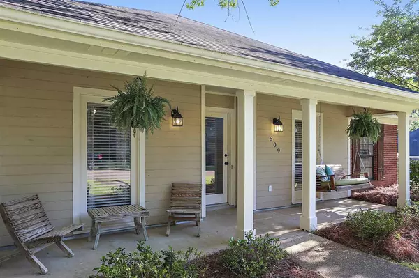 Madison, MS 39110,609 Red Oak Drive