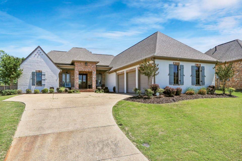 406 Deer Hollow, Brandon, MS 39047