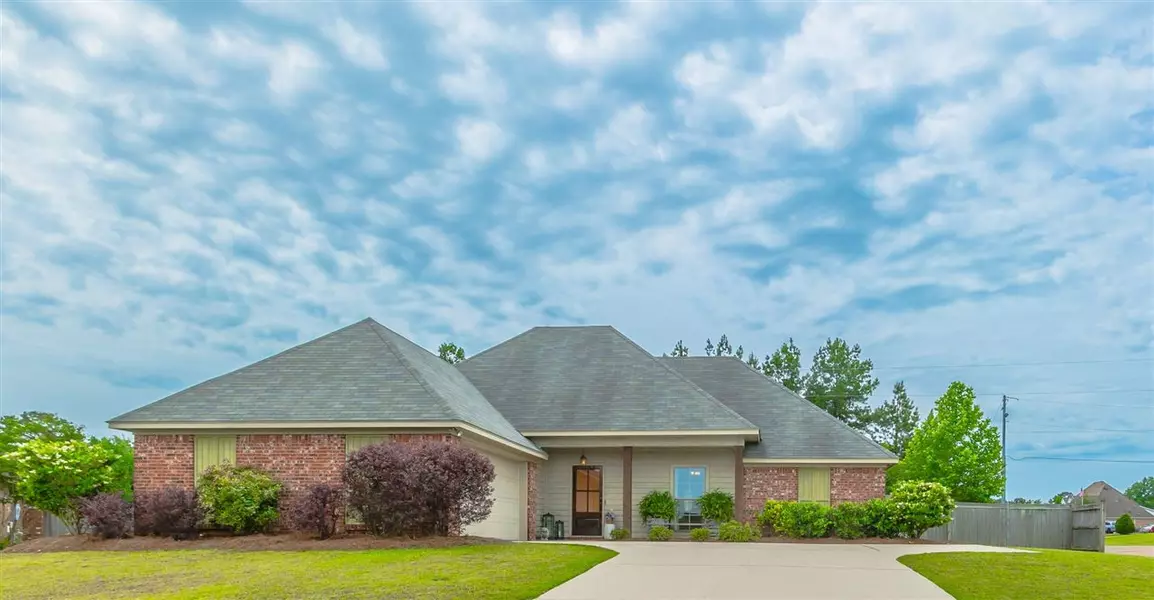 100 Britton Circle, Flowood, MS 39232