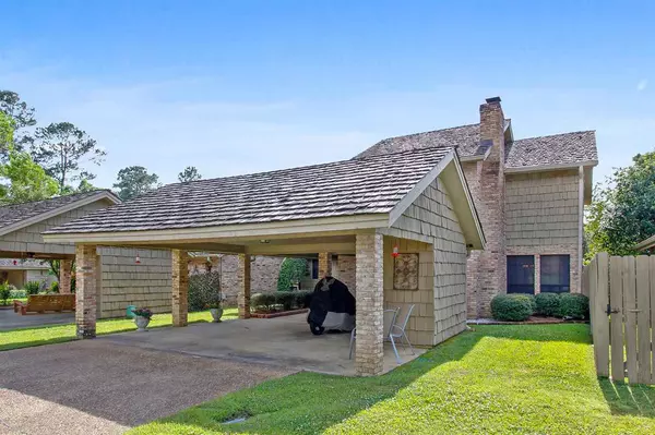 12 Club Oaks Circle, Pearl, MS 39208