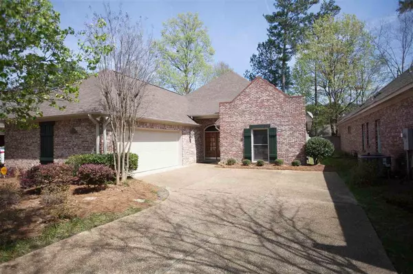 704 Versailles Drive, Ridgeland, MS 39157