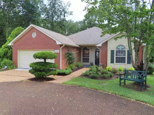 211 Twin Lakes, Clinton, MS 39056