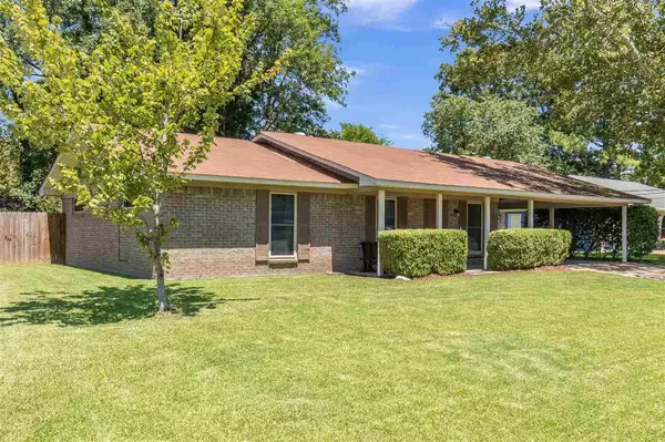 2320 W Clubview Circle, Yazoo City, MS 39194