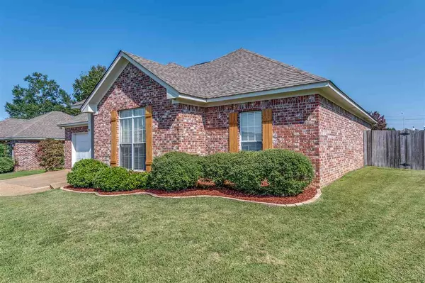 130 Cherry Bark Way, Pearl, MS 39208