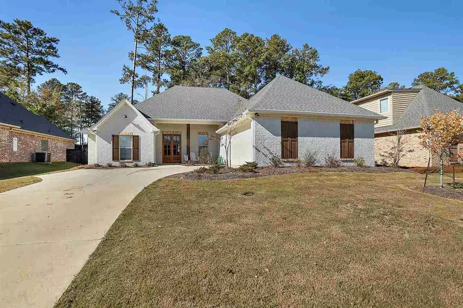 330 Royal Pond Circle, Flowood, MS 39232