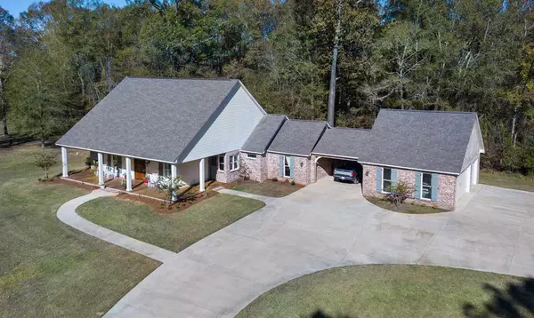 105 Blackberry Creek Road, Flora, MS 39071