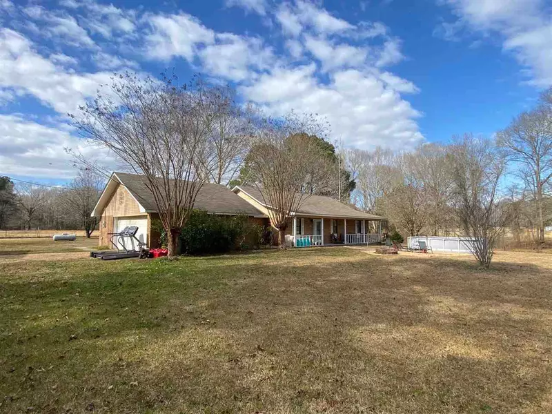 2509 Simpson Highway 13, Mendenhall, MS 39114