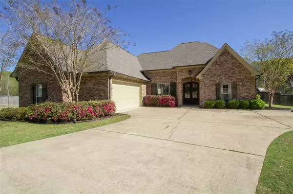 Madison, MS 39110,102 Wisteria Vine