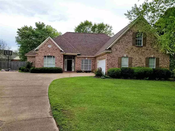 102 Woodway Court, Clinton, MS 39056