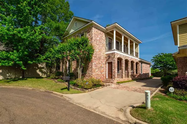 9 Fondren Green Circle, Jackson, MS 39216