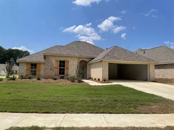 1018 Silver Circle, Pearl, MS 39208