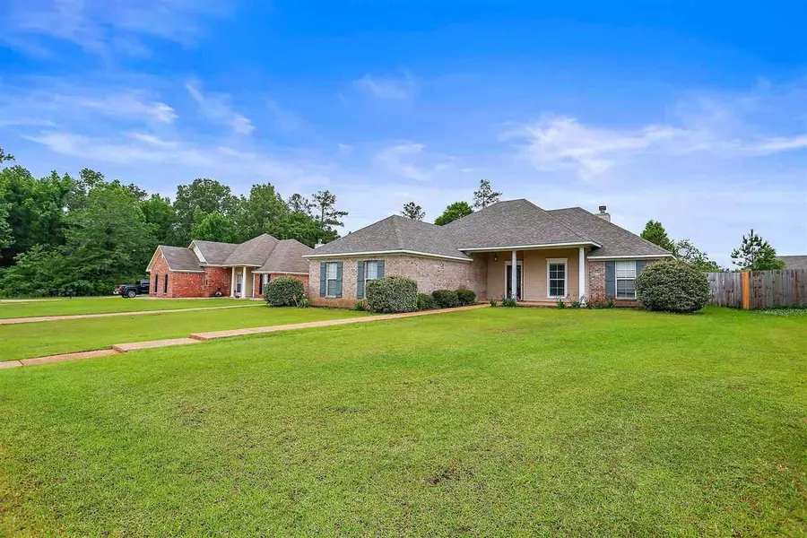 402 Roxbury Place, Florence, MS 39073