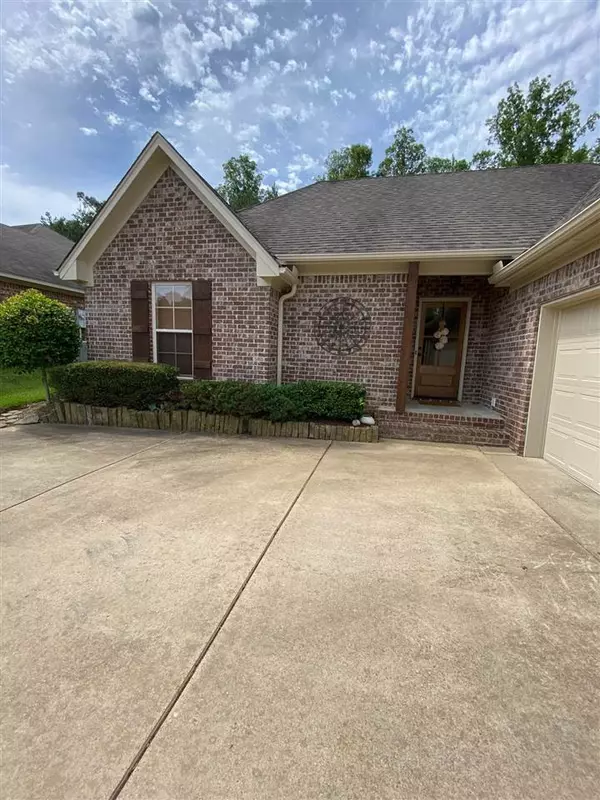 Brandon, MS 39047,302 Azalea Court