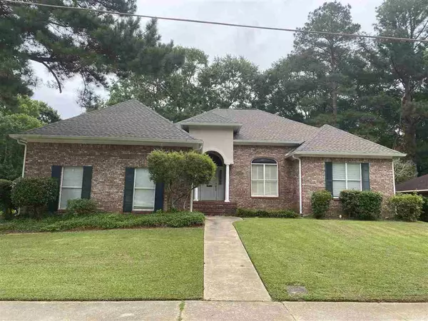 5084 Riverwood Circle, Jackson, MS 39211