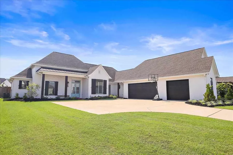 1009 Sapphire Crossing, Flowood, MS 39232