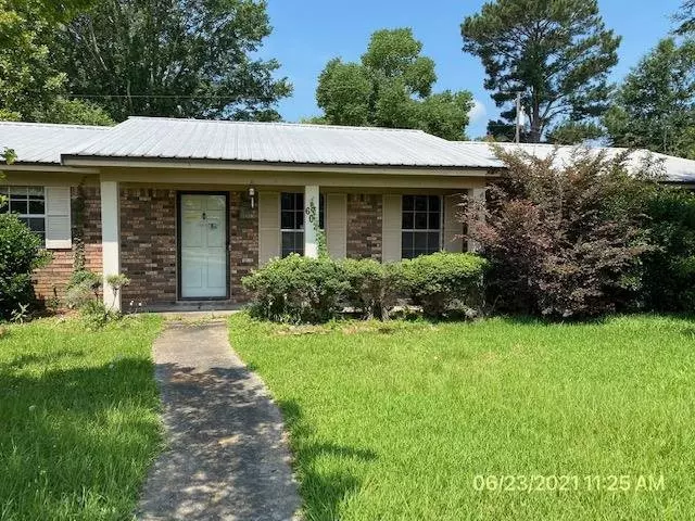 602 SE 10th Avenue, Magee, MS 39111