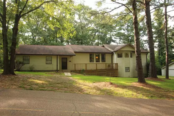 201 W Virginia Drive, Clinton, MS 39056