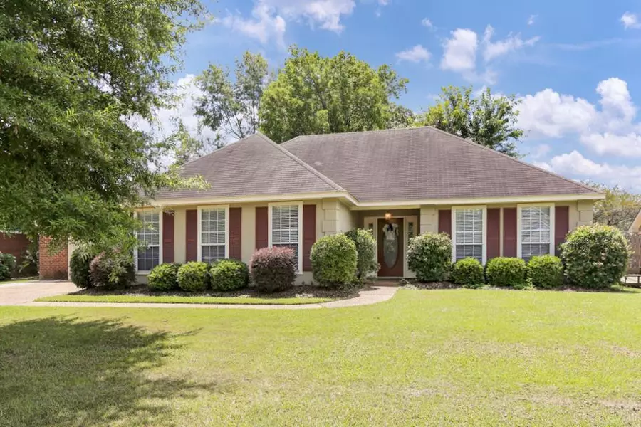 2304 Meadow Oak, Flowood, MS 39232