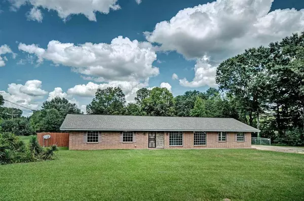 102 Auburn Drive, Clinton, MS 39056