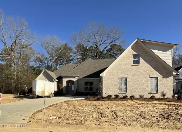 705 Chickasaw Drive, Flowood, MS 39232