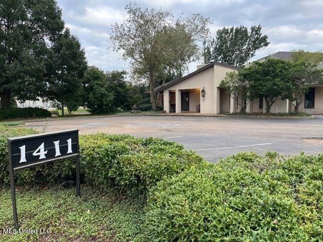 Jackson, MS 39211,1411 Old Square Road