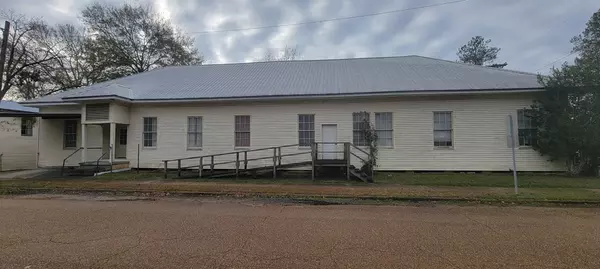 Bude, MS 39630,122 Holly