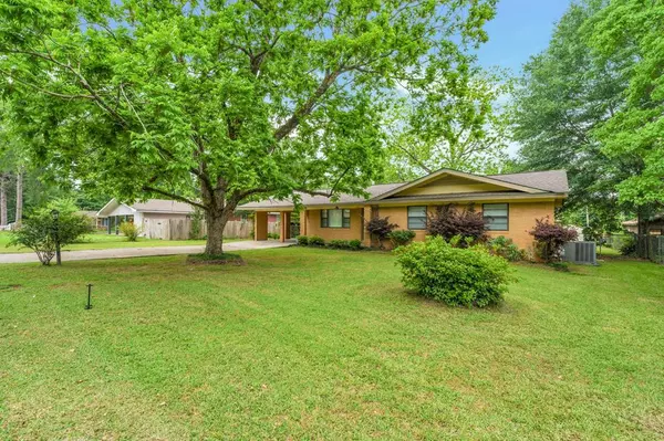 209 Westview Circle, Mccomb, MS 39648
