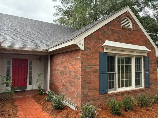 102 Woodland Ridge, Mccomb, MS 39648