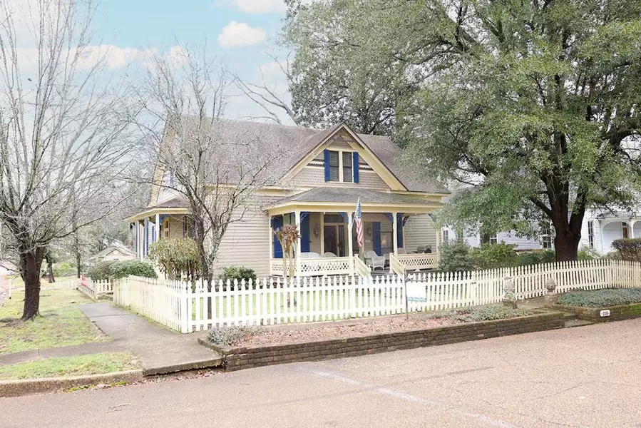 205 E Myrtle Street, Magnolia, MS 39652