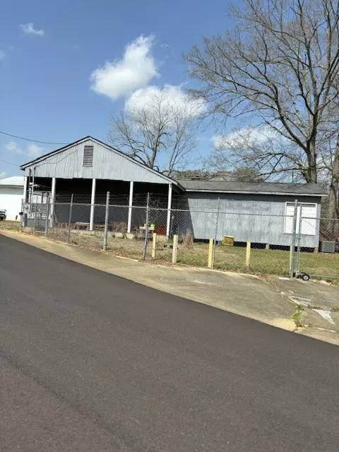 Tylertown, MS 39667,609 N Railroad Avenue