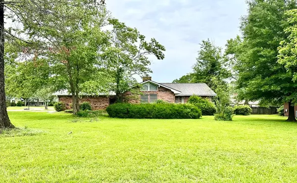 522 Red Oak, Brookhaven, MS 39601
