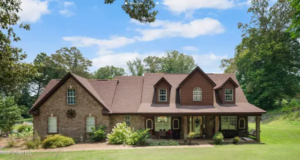 6193 Nesbit Road, Lake Cormorant, MS 38641
