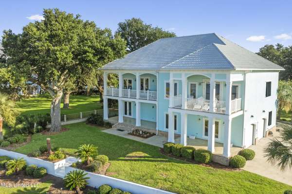 245 Front Beach Drive, Ocean Springs, MS 39564