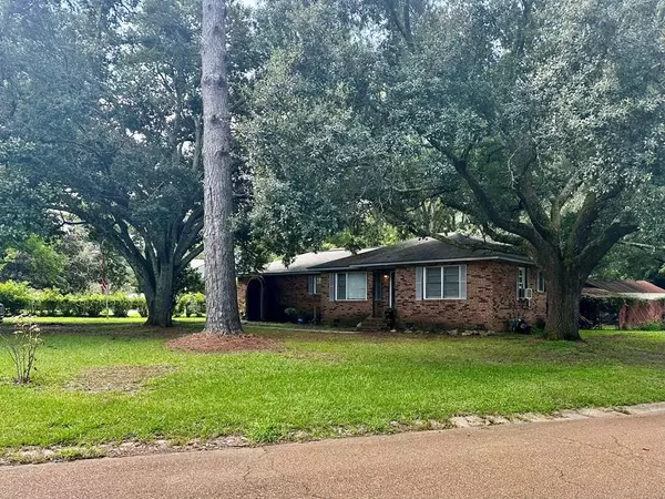 112 Brooklyn Drive, Natchez, MS 39120