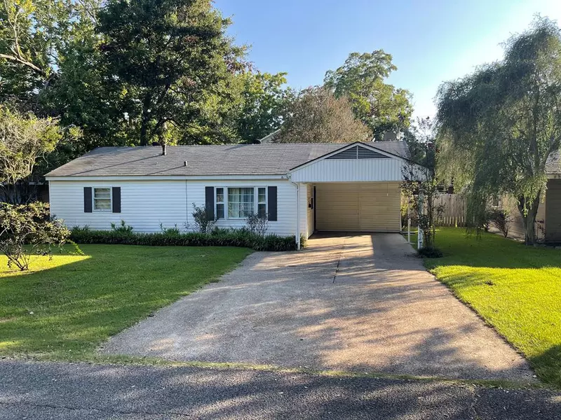 1102 Pecan Street, Vidalia, LA 71373