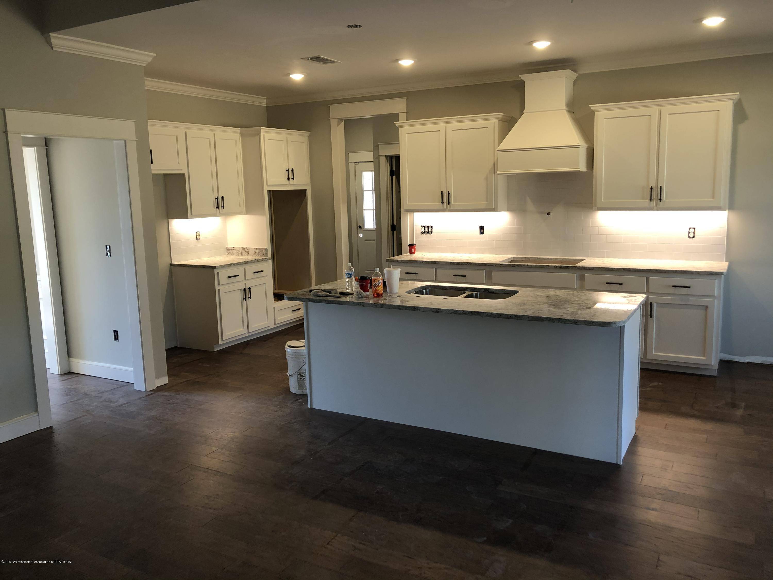 Hernando, MS 38632,0 Pond View Circle