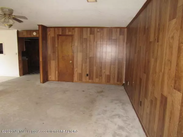 Crenshaw, MS 38621,0 Terry Avenue