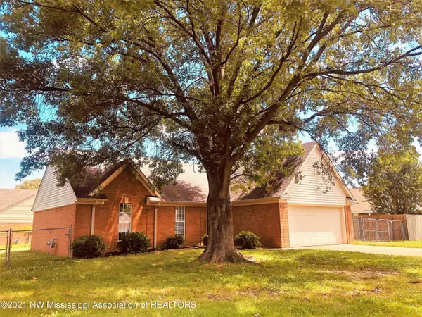 0 GOLDEN OAKS Drive, Horn Lake, MS 38637