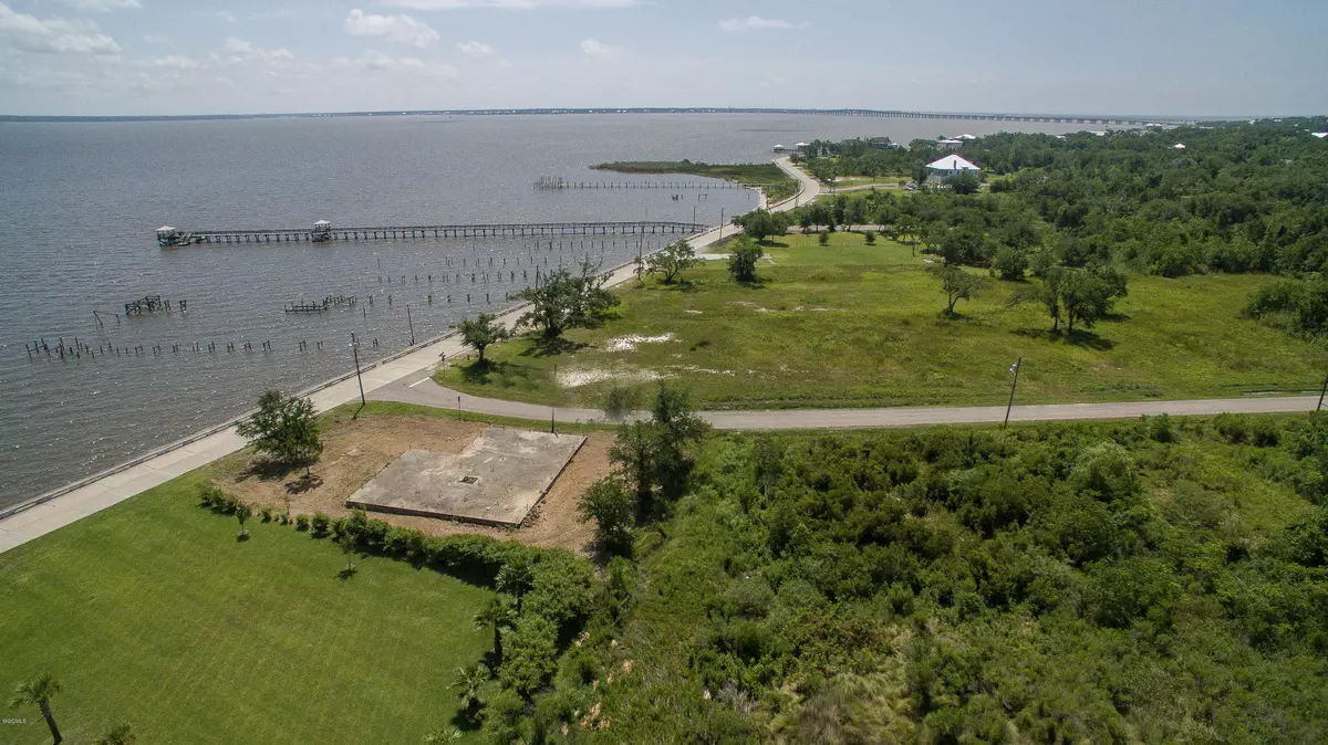 Bay Saint Louis, MS 39520,2002 N Beach Boulevard