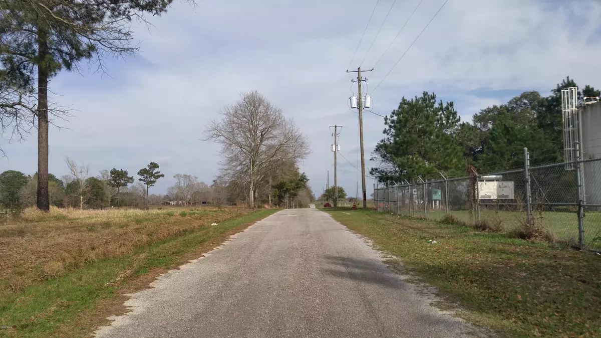 Poplarville, MS 39470,9 Robert King Road