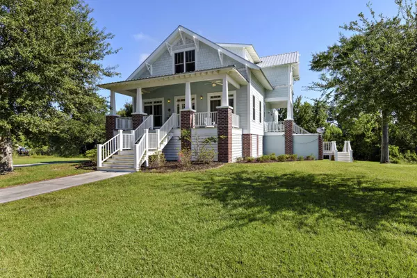 132 Sarahs Lane, Waveland, MS 39576