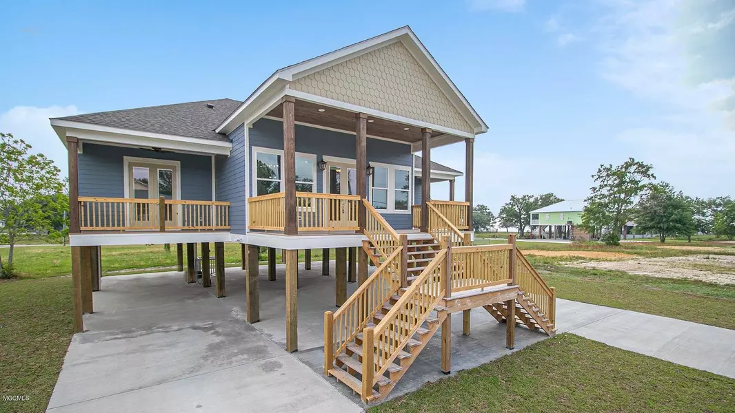 112 Beachview Circle, Long Beach, MS 39560