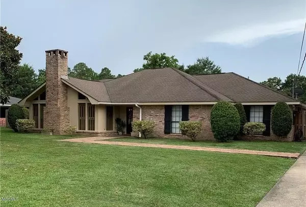 616 Highland Drive, Bay Saint Louis, MS 39520