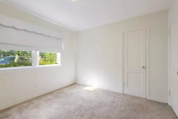 Biloxi, MS 39531,304 Eastview Drive