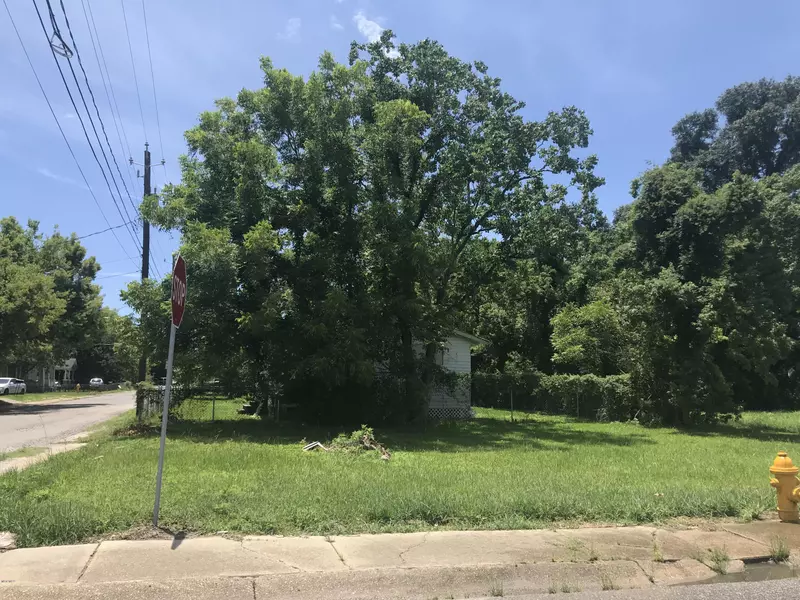 195 Lee Street, Biloxi, MS 39530