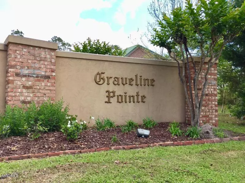 7 Turning Leafe, Ocean Springs, MS 39564