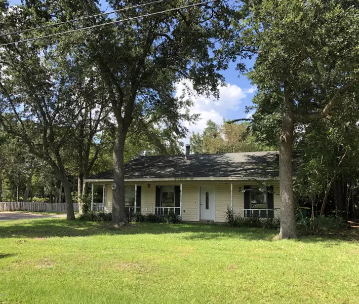 9312 Barnacle Boulevard, Ocean Springs, MS 39564