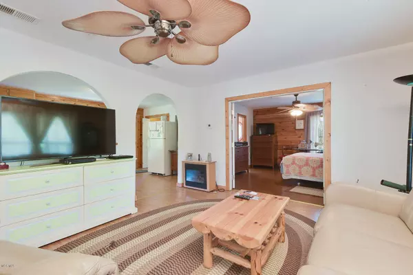 Bay Saint Louis, MS 39520,9111 Dove Street