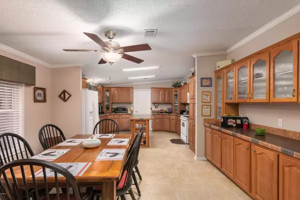 Poplarville, MS 39470,252 Whipstock